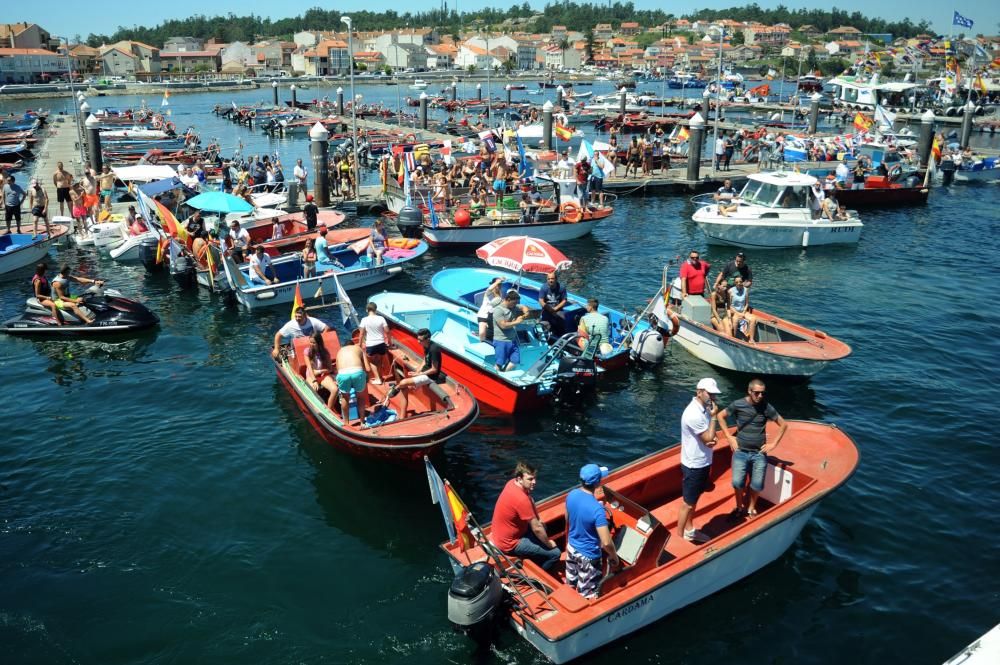 Multitudinaria procesión marítima para honrar a la patrona del mar y de los marineros