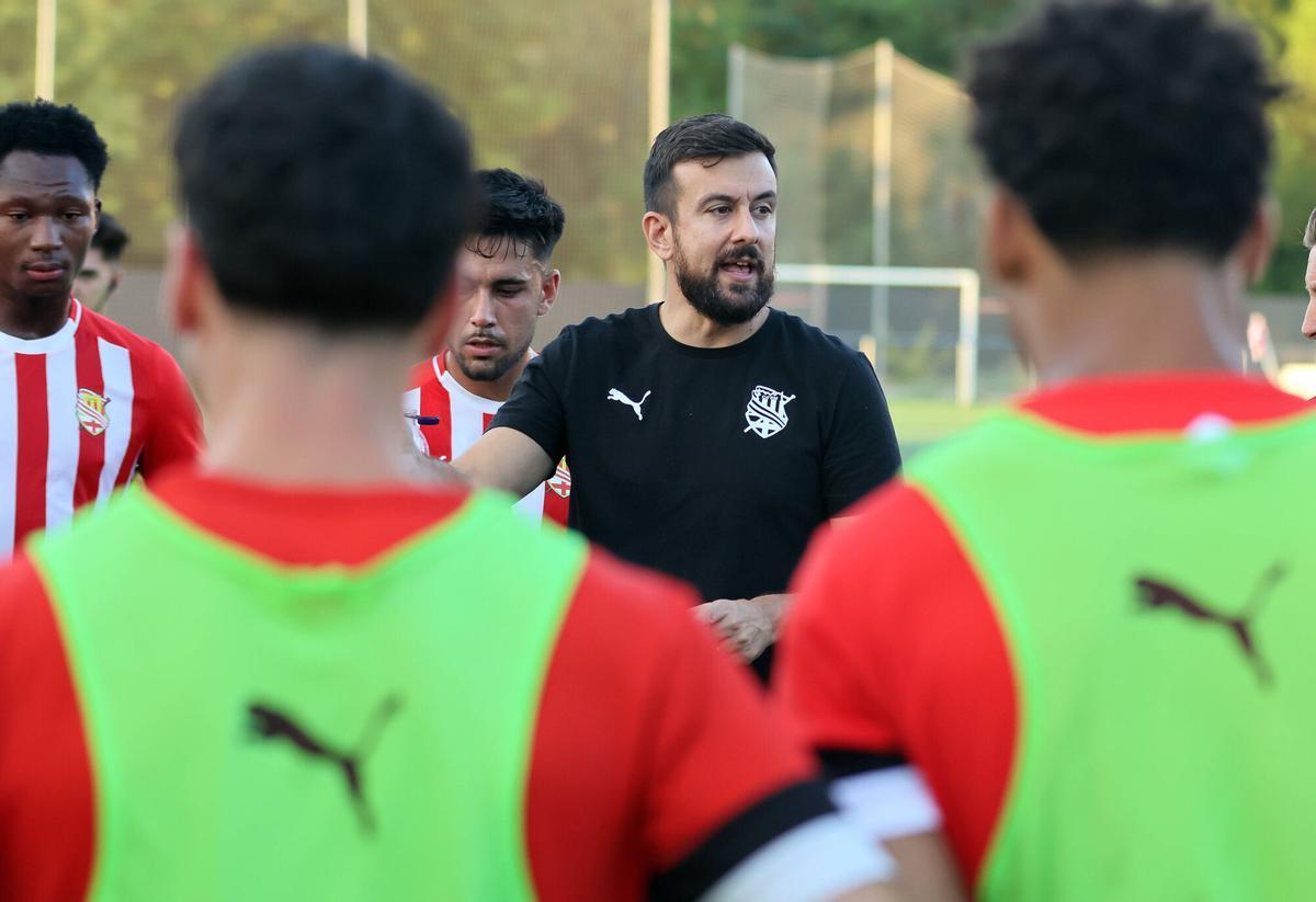 Totes les fotos del penúltim amistós del CE Manresa a l'Estadi del Congost