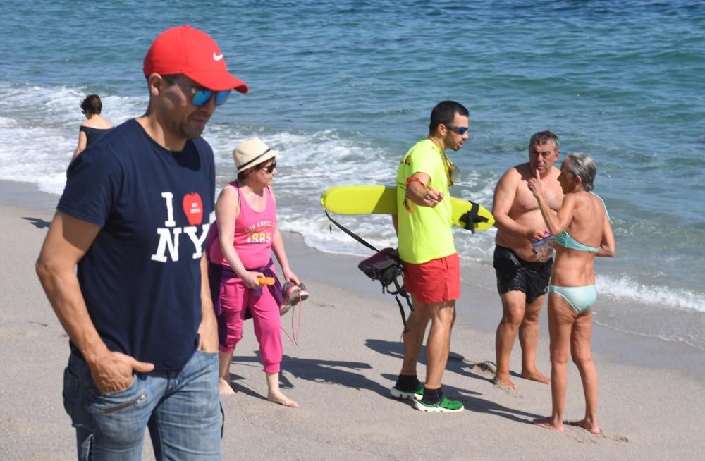 Los socorristas ya vigilan las playas de A Coruña