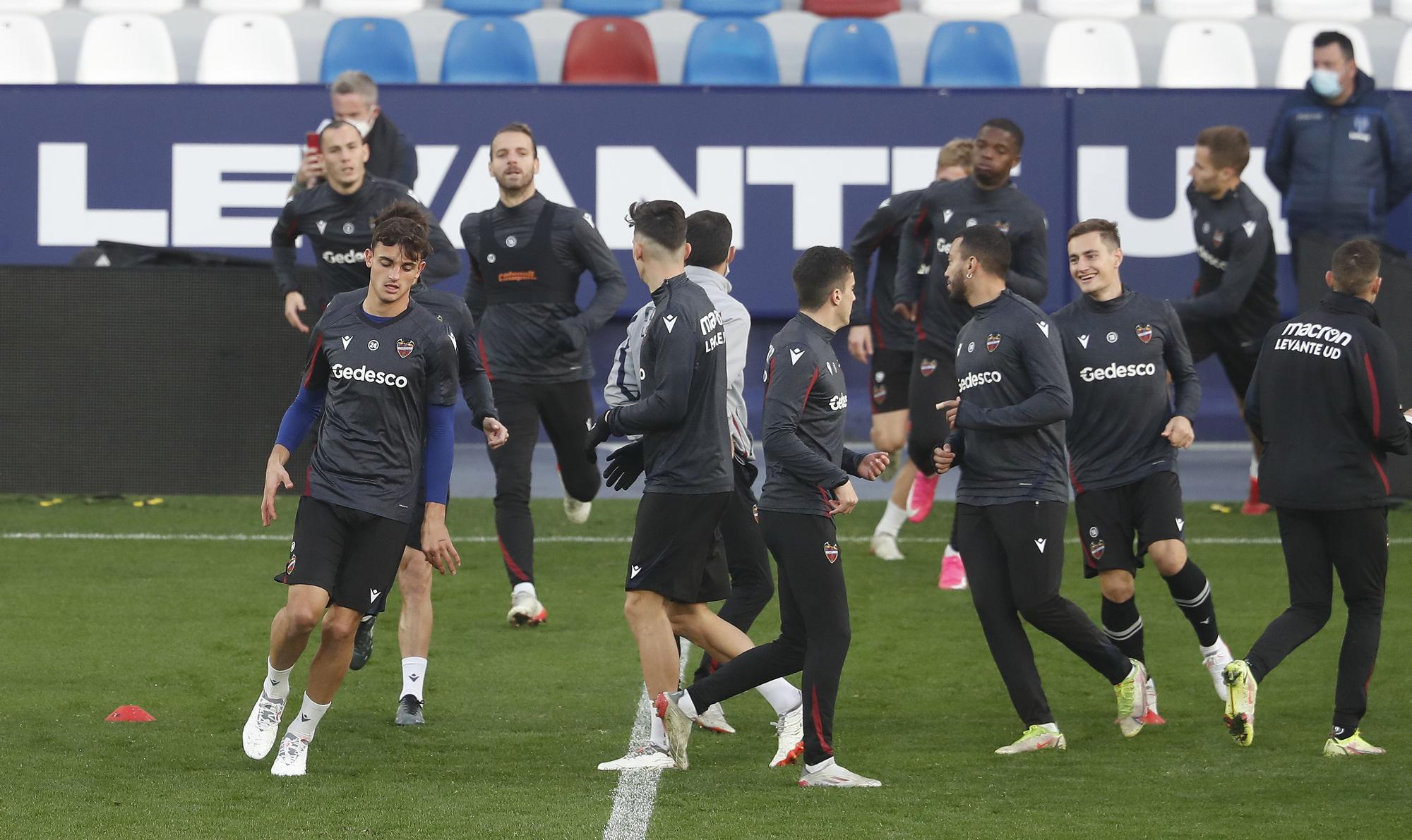 Sesión del Levante en el Ciutat antes de enfrentarse al Valencia