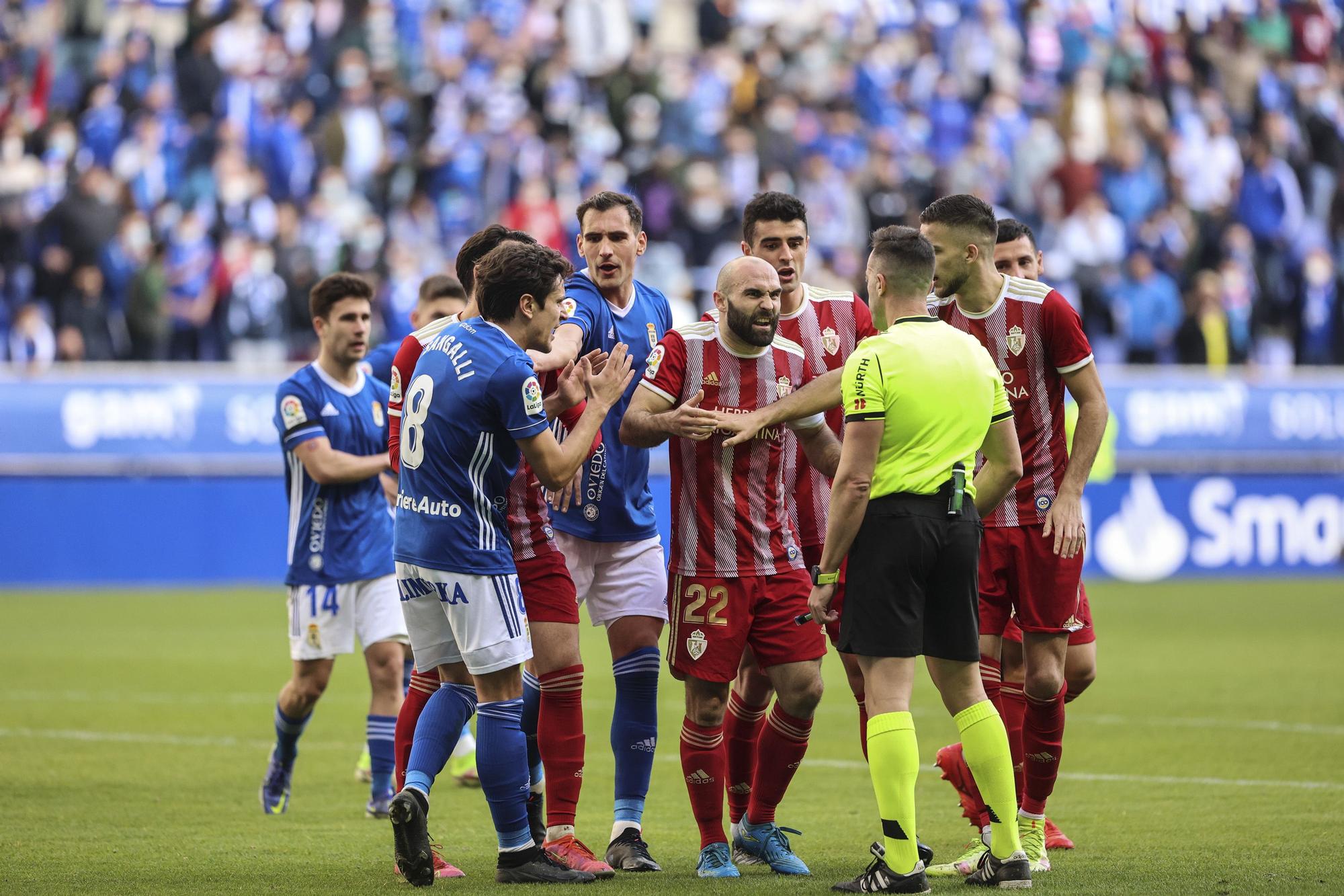 Las mejores imágenes de la victoria del Real Oviedo ante la Ponferradina (2-0)