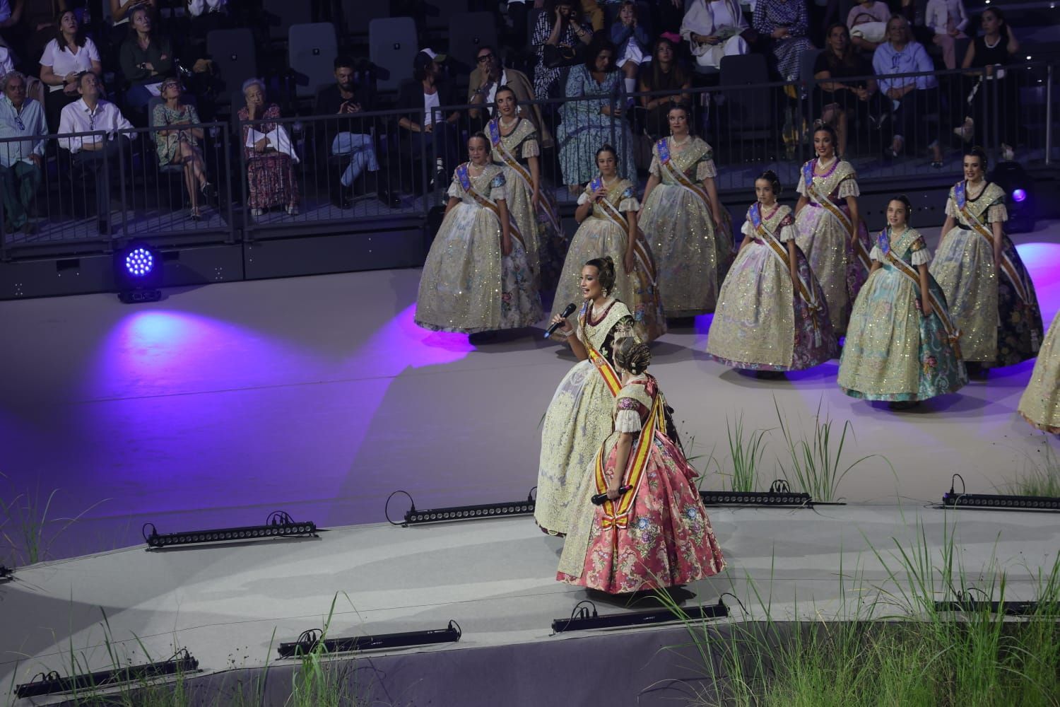 Berta Peiró y Lucía García dicen adiós a su año como falleras mayores de València 2025