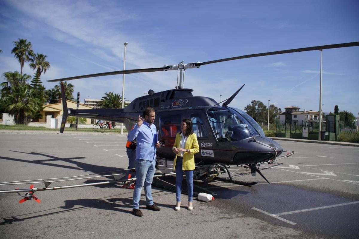 Fumigaciones aéreas contra mosquitos en Torreblanca.