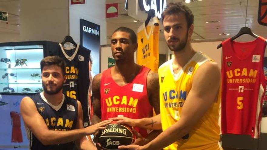El UCAM Murcia cambia su tercera camiseta