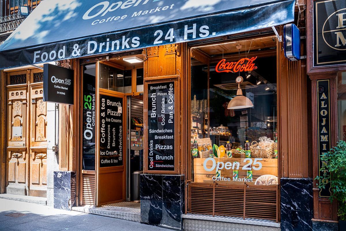 Más de la mitad de los baleares, el 53%, acude a comprar a las tiendas de conveniencia.