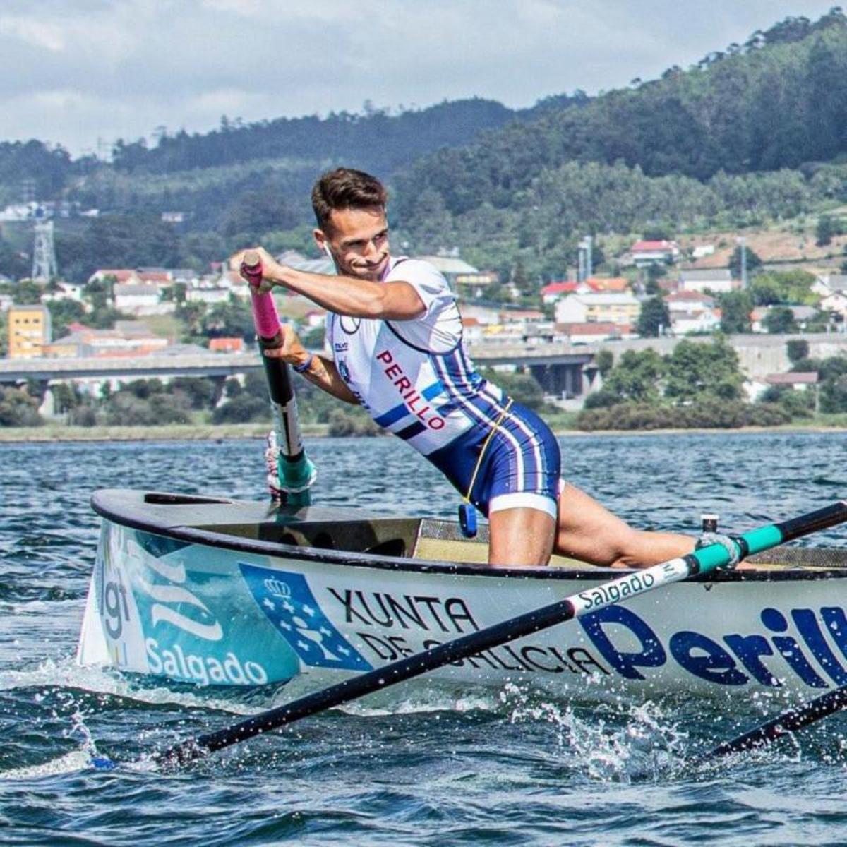 Agustín Fernández Souto en su etapa como entrenador y patrón de Perillo Salgado.