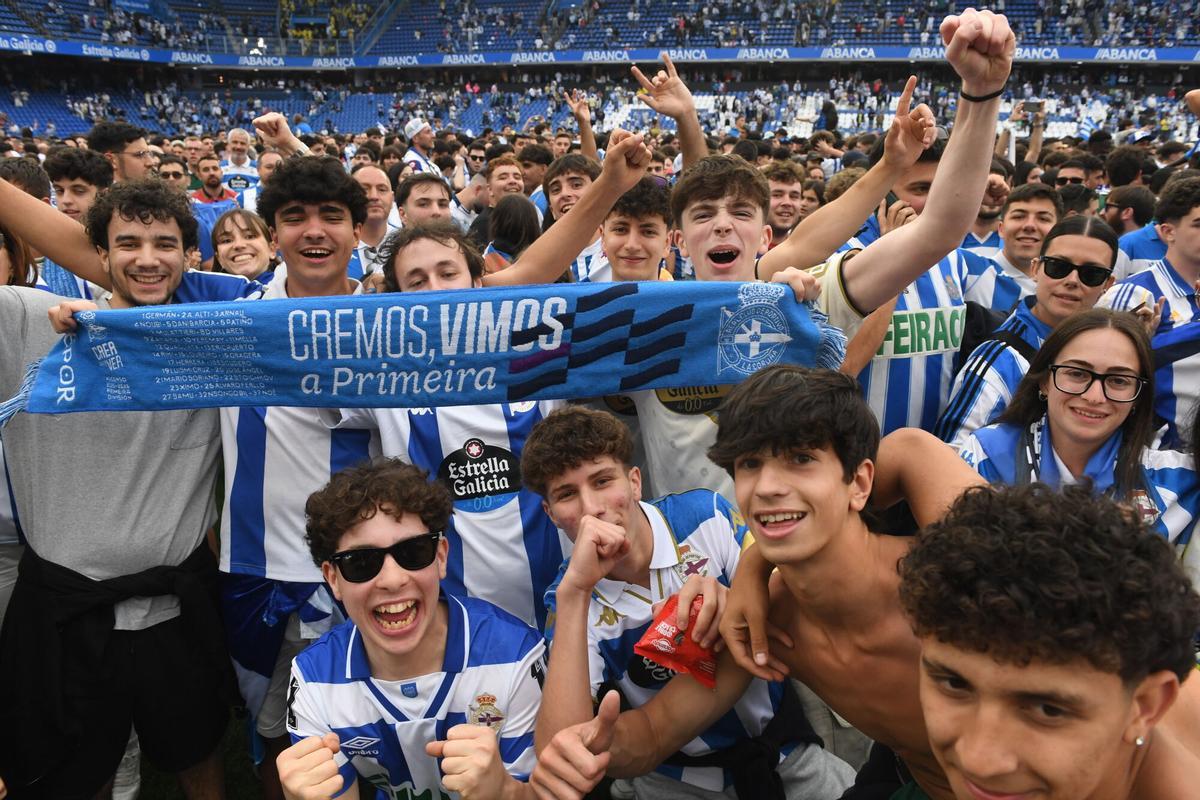 La fiesta lo inundó todo en Riazor, el fútbol era de lo menos