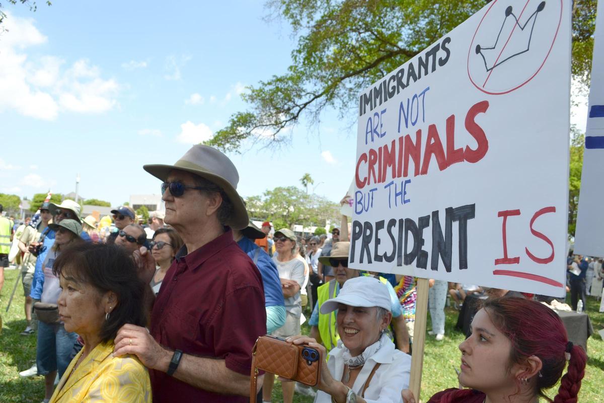 Comienzan las mayores protestas de 'No Kings' contra Trump, la guerra en Irán y el ICE