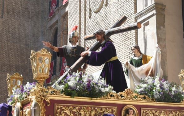 En imágenes | Procesiones del Jueves Santo en Zaragoza