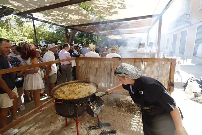Sueca cocina la mejor paella del mundo