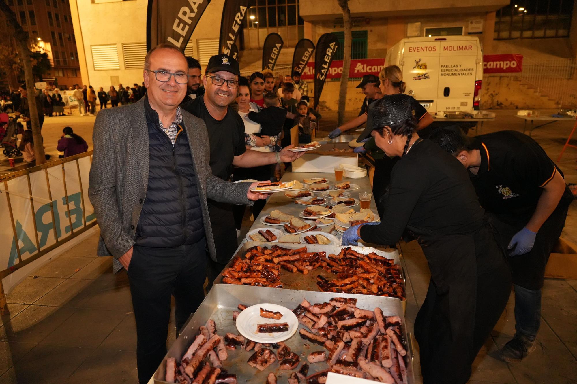 Imágenes de Magdalena: Barbacoa popular para más de 4.000 personas en Castelló