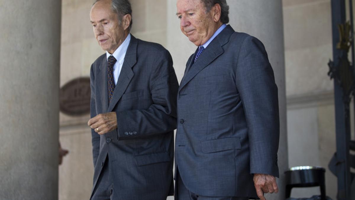 Josep Lluís Núñez y su abogado, en julio del 2011.