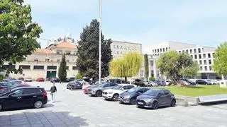 Praza da Estrela de Vigo: de botellódromo las noches del sábado a aparcamiento por la semana