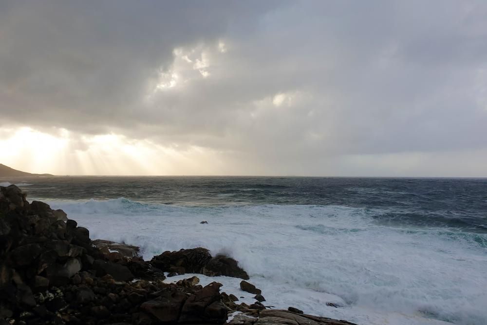 Imágenes tomadas la tarde de este miércoles desde Baiona