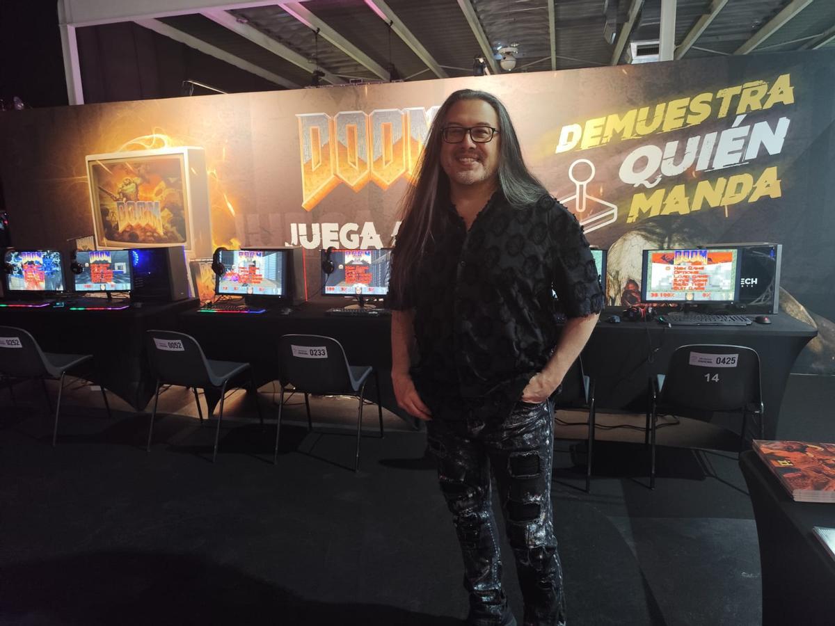John Romero, en la zona de juego de Doom.