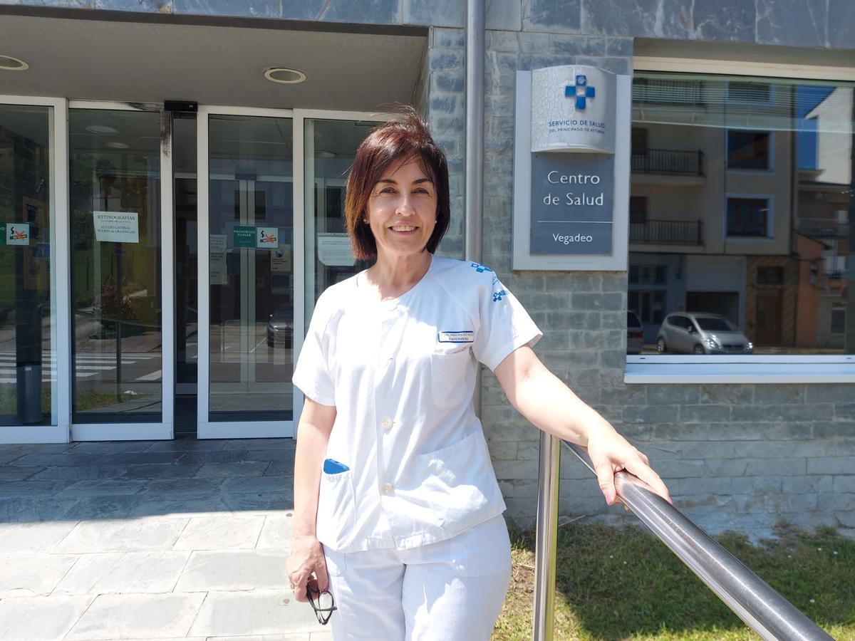 María del Mar Rodríguez en la puerta del centro de salud.