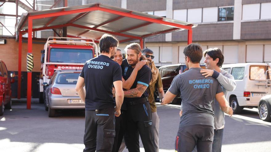 Los primeros bomberos de Oviedo desplazados a Valencia vuelven a Asturias: “El espíritu de ayuda y solidaridad es enorme”