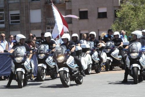 La policía exhibe el valor de su cuerpo