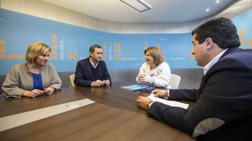 El PP traslada a todos los ayuntamientos su guerra contra los decretos de la Generalitat