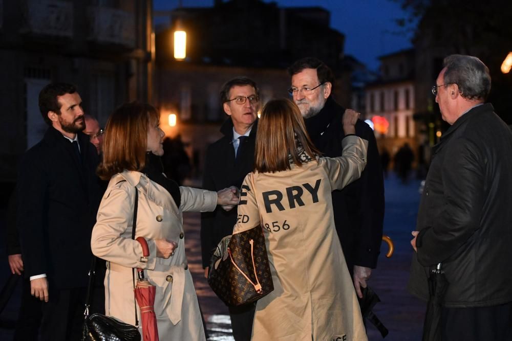 Grandes nombres de la política arropan a Rajoy en el entierro de su hermana en Pontevedra