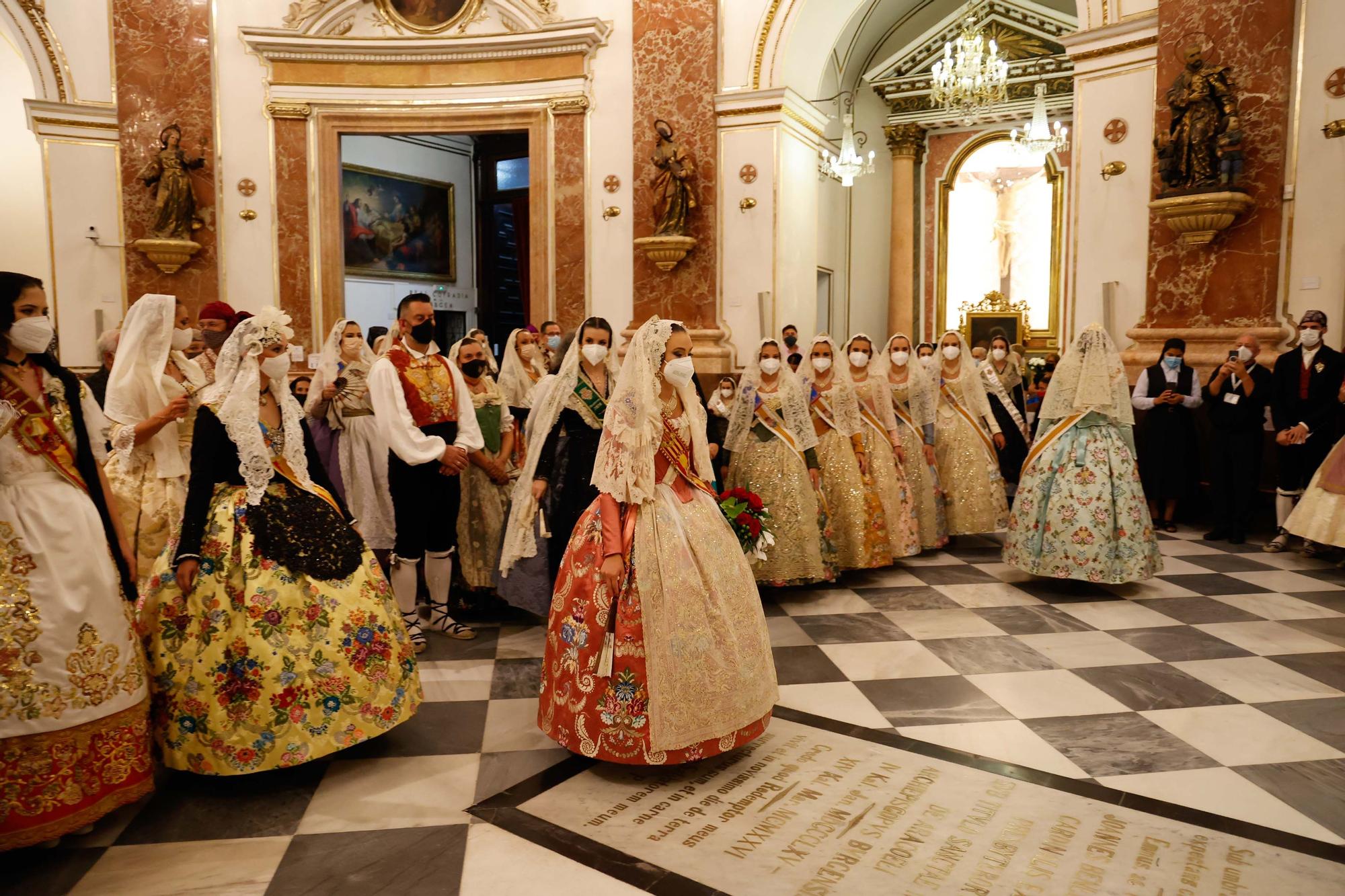 La Fallera Mayor y su Corte de Honor cierran la Ofrenda más atípica