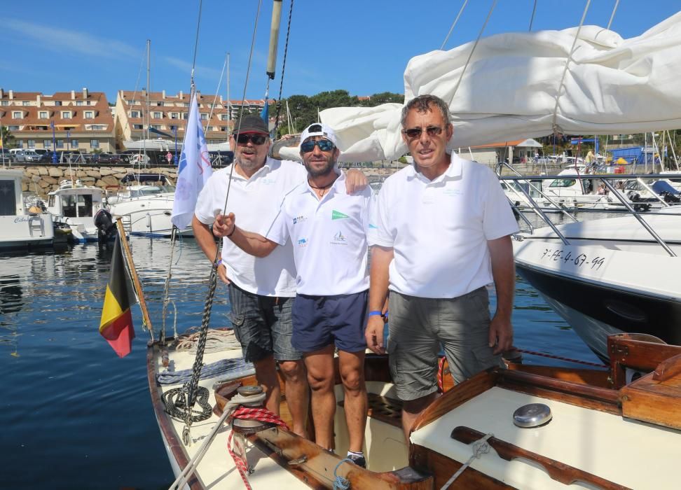 El barco del monarca emérito y la dorna “A Meca” se imponen en sus categorías