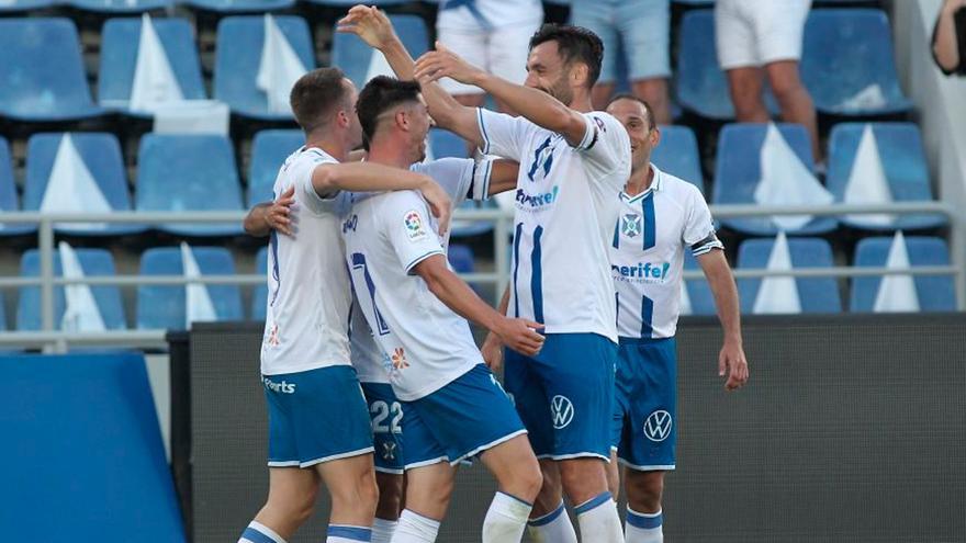 Resumen, goles y highlights del Tenerife 4 - 1 Las Palmas de la jornada 32 de LaLiga Smartbank