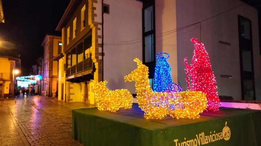 Villaviciosa enciende la Navidad: así es el alumbrado con "photocoll" de la capital del concejo