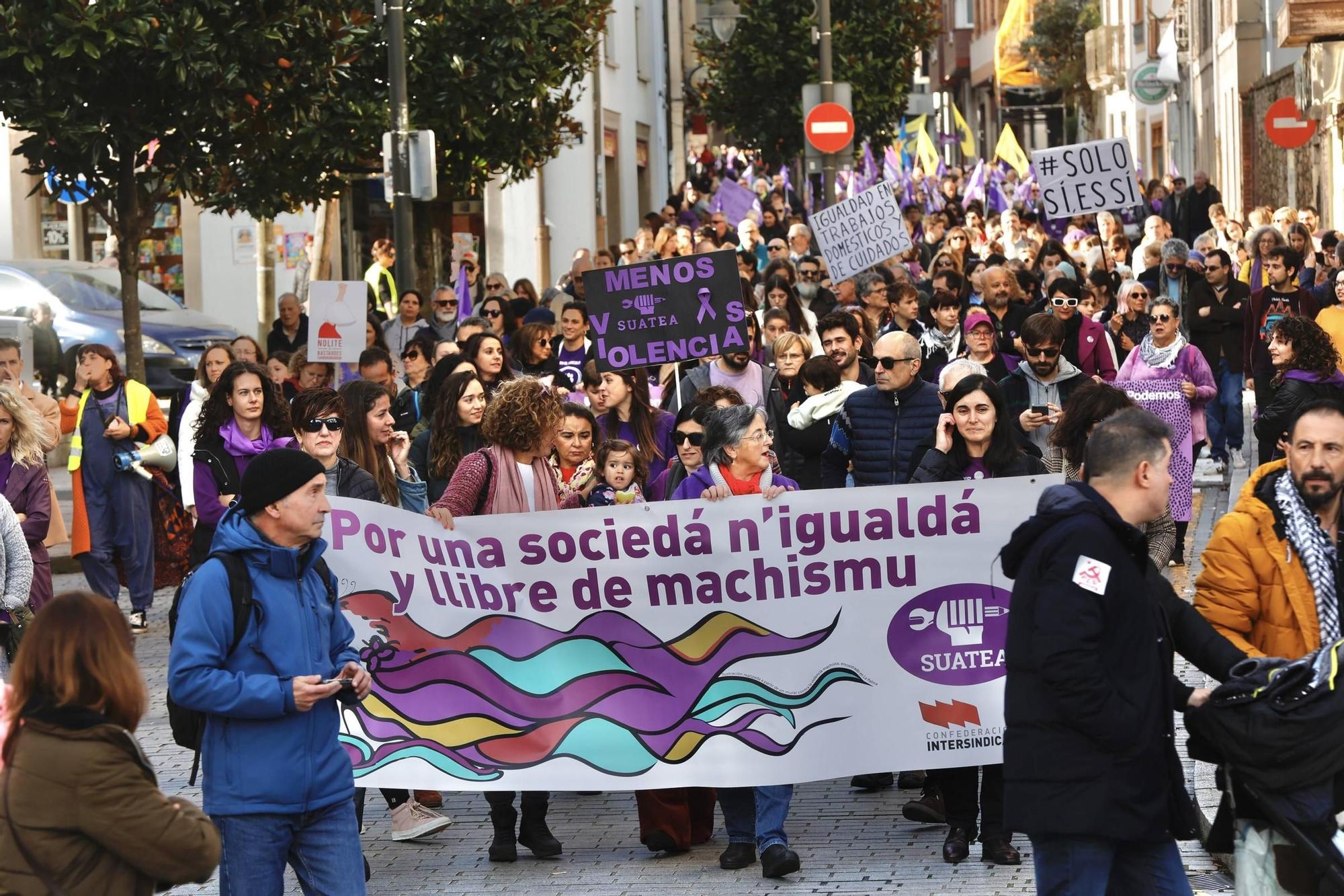 Así fue la manifestación del 25N en Pola de Siero