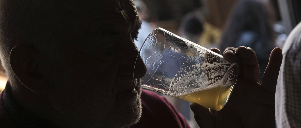 Alternar sin alcohol o 0,0 es una moda al alza en Asturias (y más en  Navidad) - La Nueva España