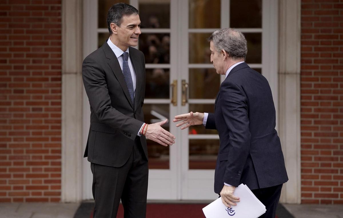 Pedro Sánchez y Alberto Núñez Feijóo, el pasado 13 de marzo en el palacio de La Moncloa.