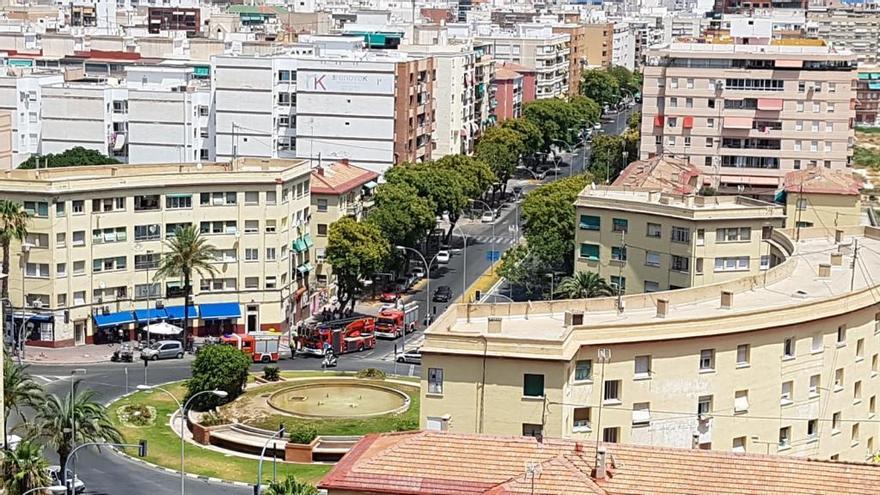 Imagen del despliegue de Bomberos para la intervención en el incendio