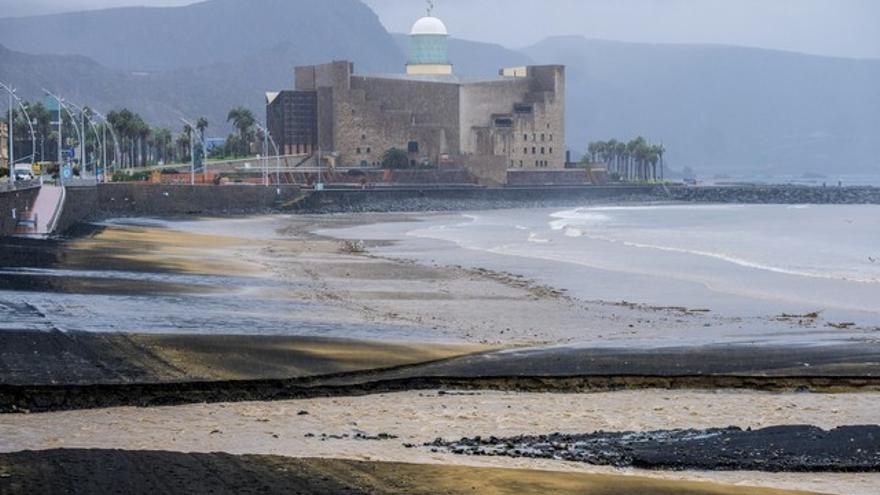 Gran Canaria ya sufre las consecuencias de la alerta roja por el temporal 'Hermine'