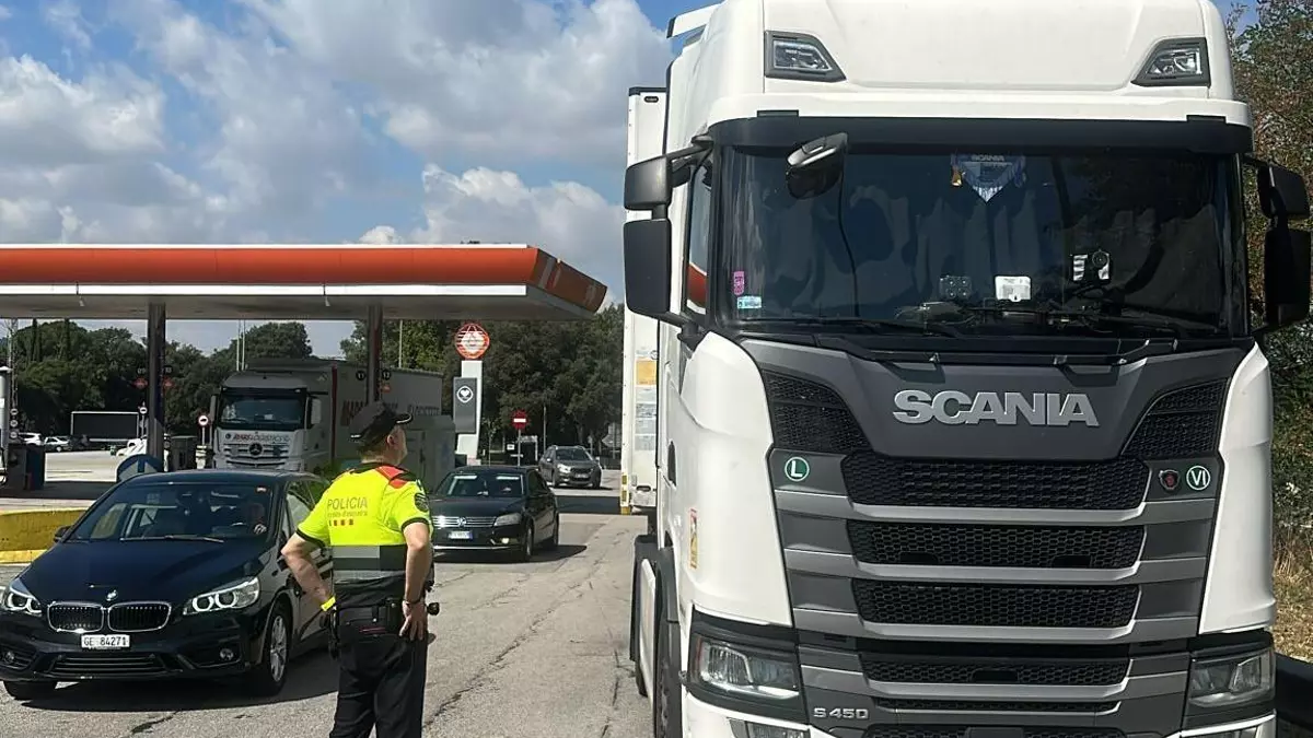 El botín del gasoil: aumentan un 50% los robos de combustible a camiones en las autopistas catalanas