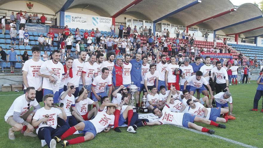 El últmo título de la temporada para la Unión Deportiva Ourense la Copa Diputación.// Iñaki Osorio