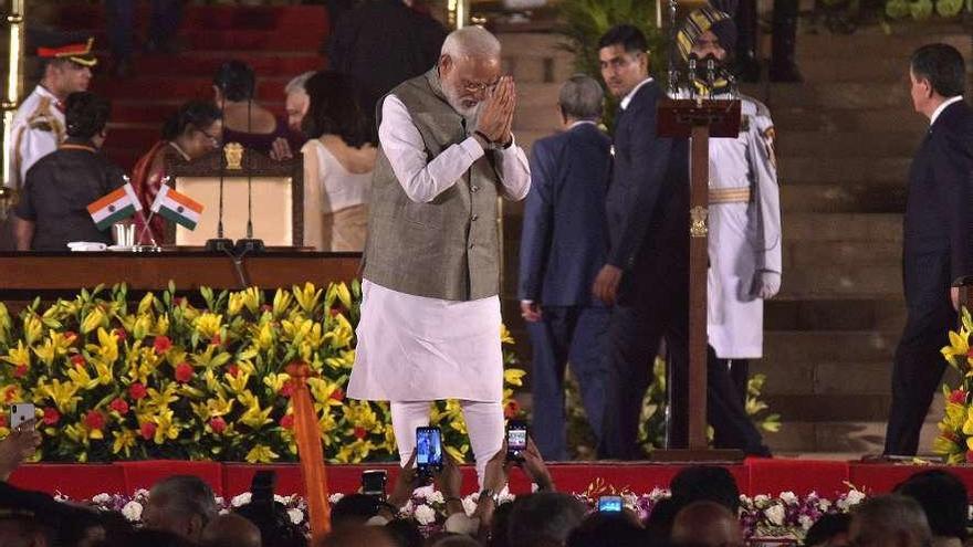 El nacionalista hindú Modi jura como primer ministro indio