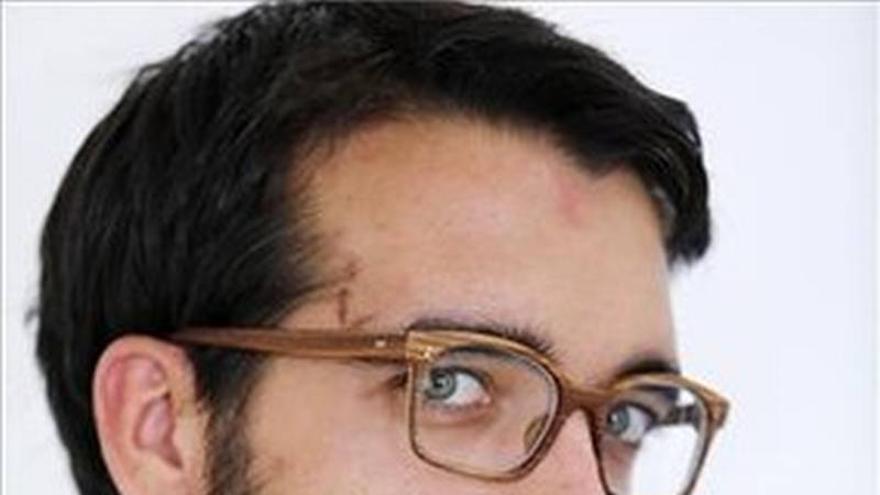 Víctor González, gafas de madera