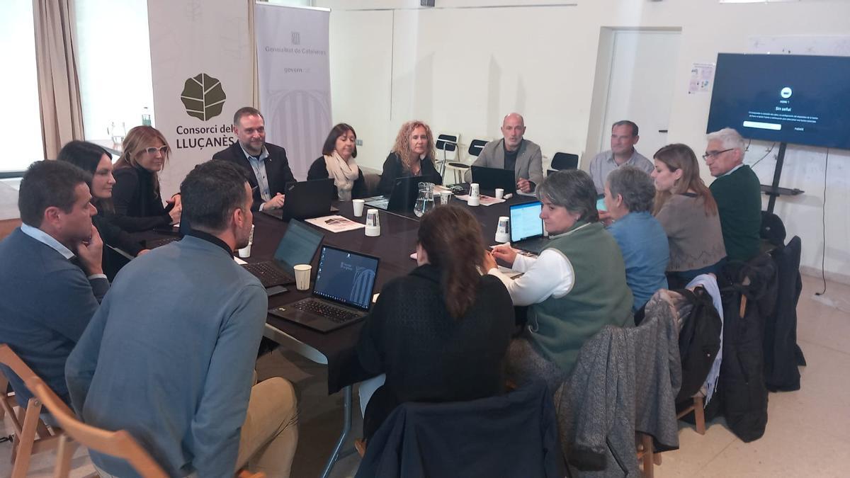 Reunió del Consell de Direcció de l'Administració Territorial del Govern a la Catalunya Central, a Olost