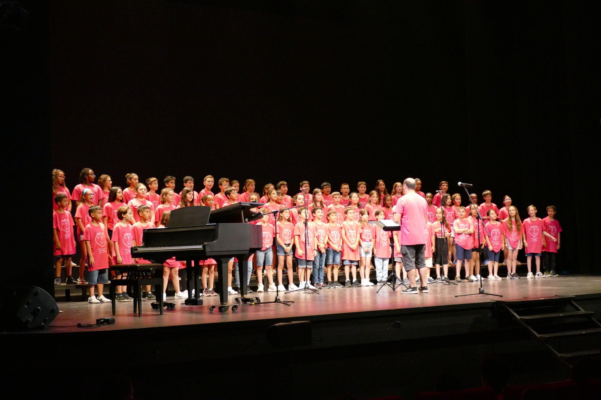 Les escoles de Figueres celebren la Trobada de la Cançó al Teatre El Jardí