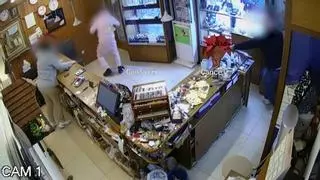 Un agente de los Mossos d'Esquadra fuera de servicio detiene al ladrón de una joyería en Vilanova i la Geltrú