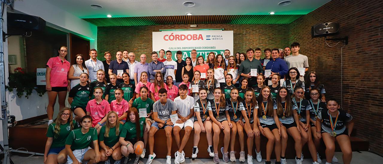 &#039;La Cantera&#039; premia a los referentes del deporte base