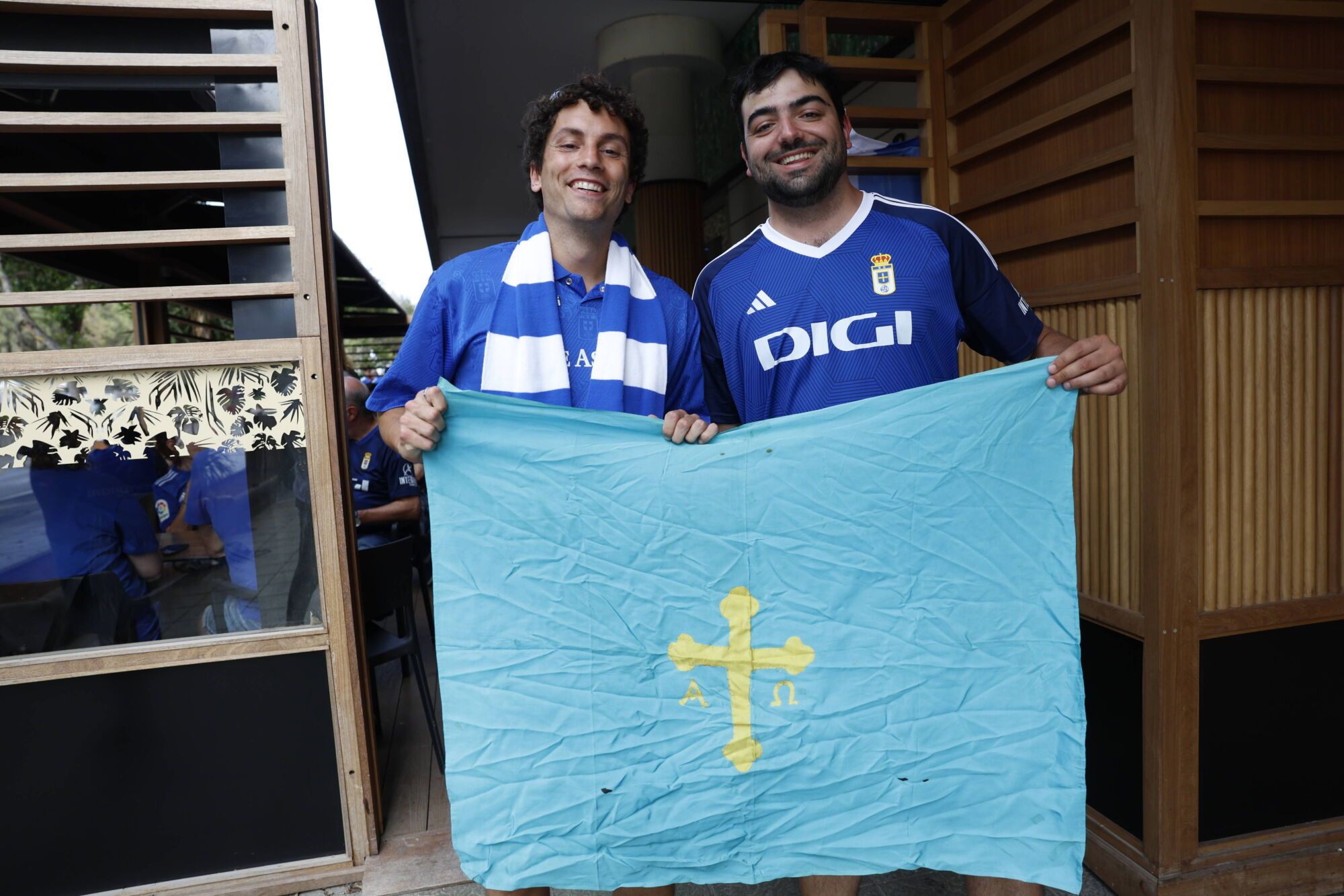 Los aficionados del Real Oviedo ya están en Almería