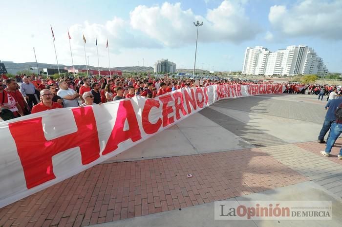 Tensión en la puerta de Nueva Condomina