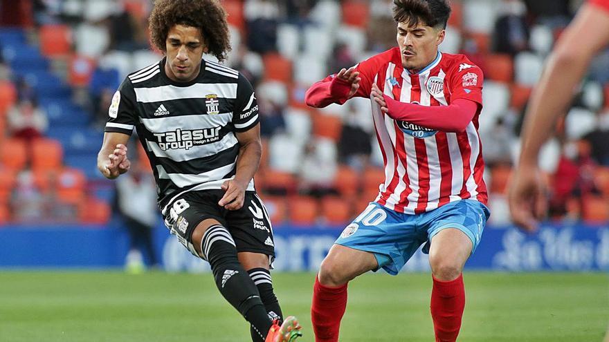 Carrasquilla, en un partido de la temporada pasada contra el Lugo. | LOF