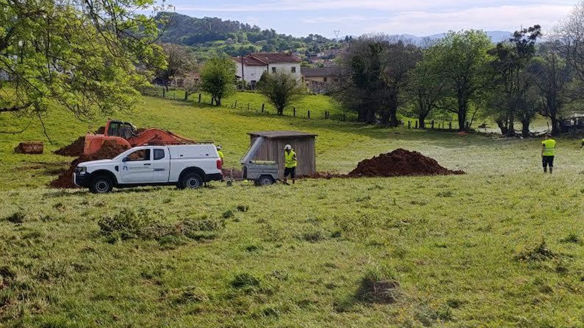 Una avería de agua en las inmediaciones de Los Corros.