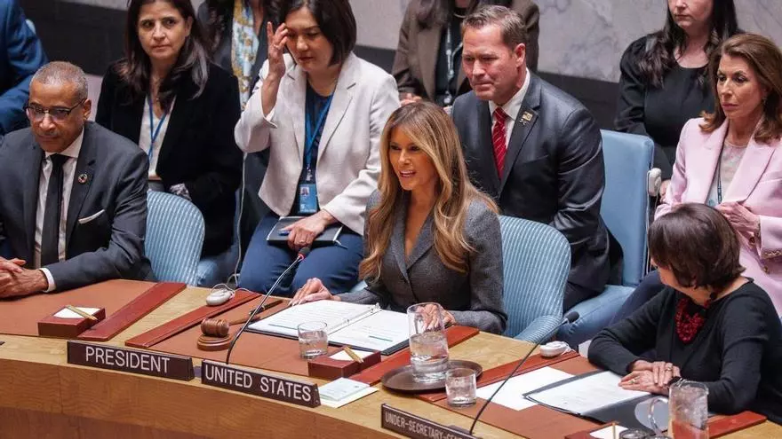 Melania hace historia en la ONU