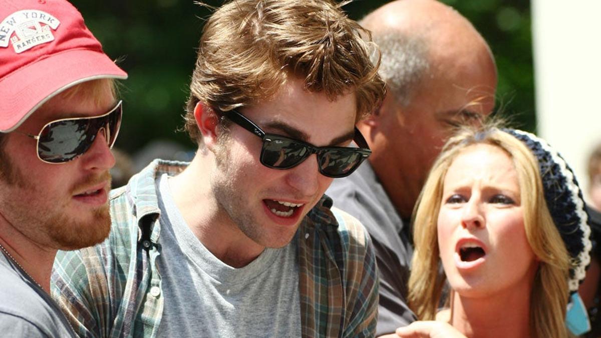 Robert Pattinson sale ileso de un atropello