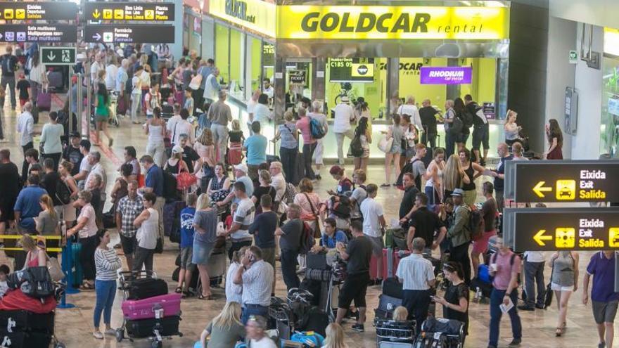 El aeropuerto de Alicante-Elche prevé crecer un 14% en verano y alcanzar los 13 millones de pasajeros este año