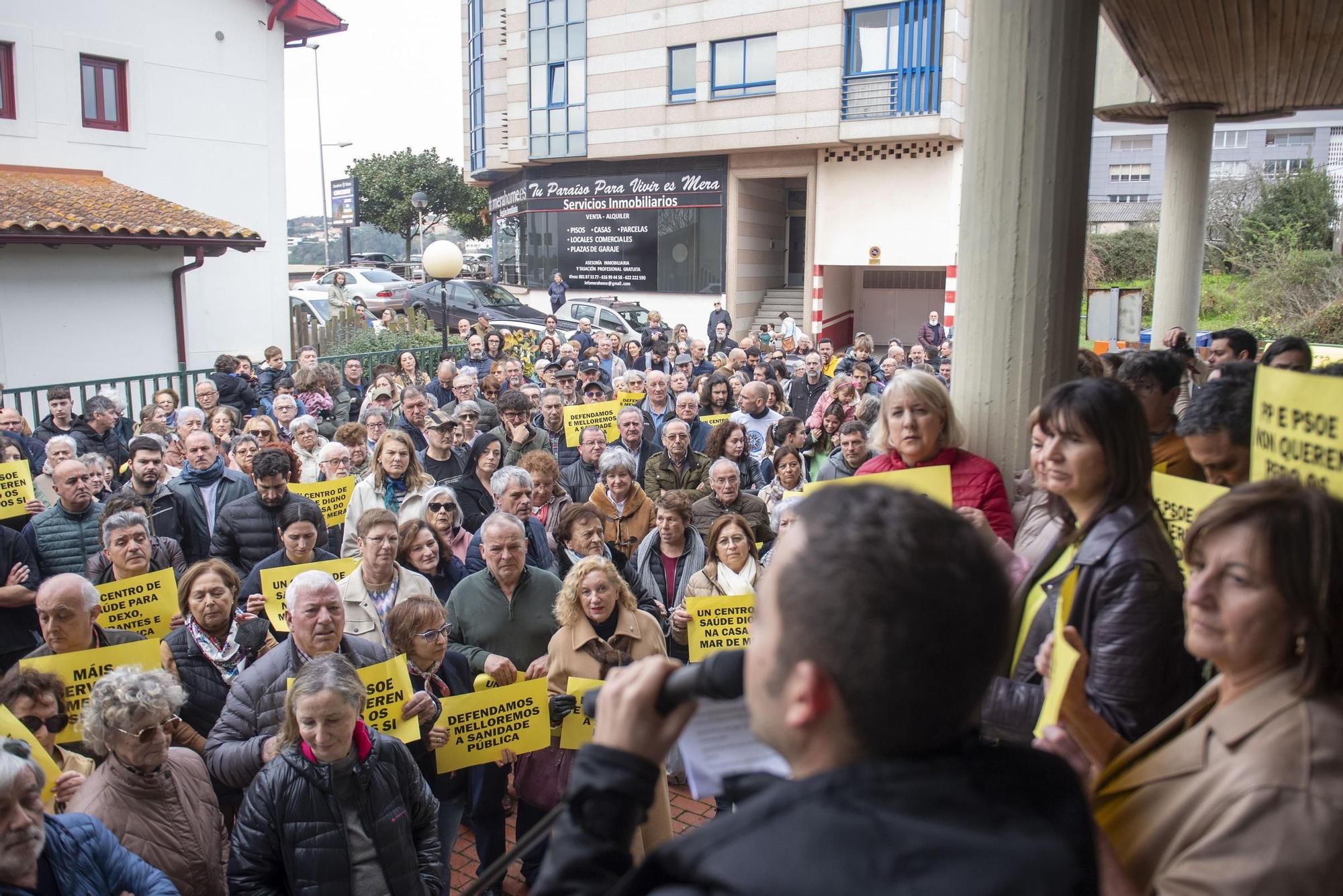 Protesta en Mera para exigir la mejora integral del centro de salud