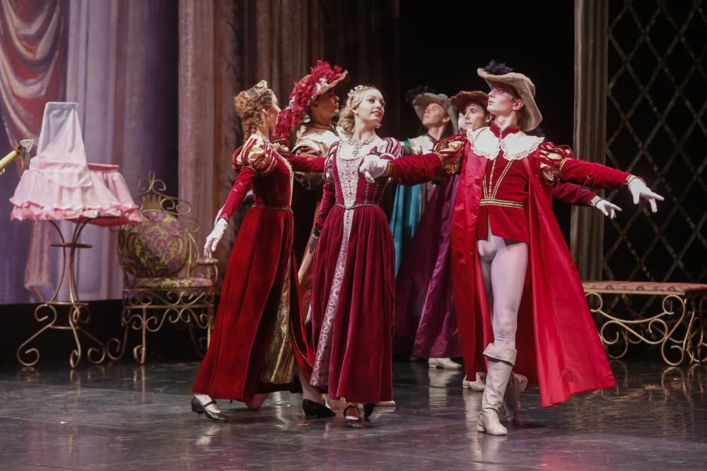 El Ballet Nacional Ruso representa "La bella durmiente" en Avilés